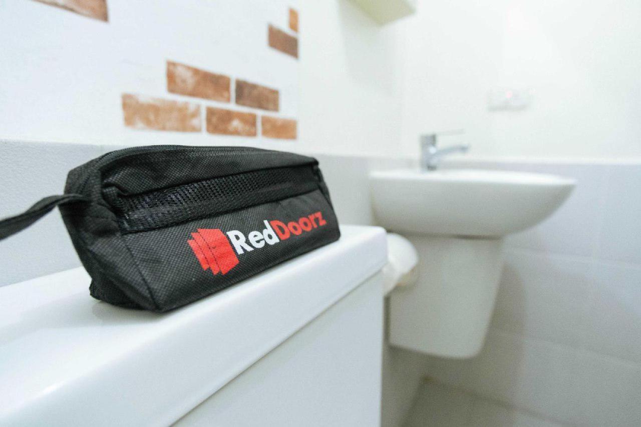 Reddoorz Plus Near Jakarta Kota Station Buitenkant foto