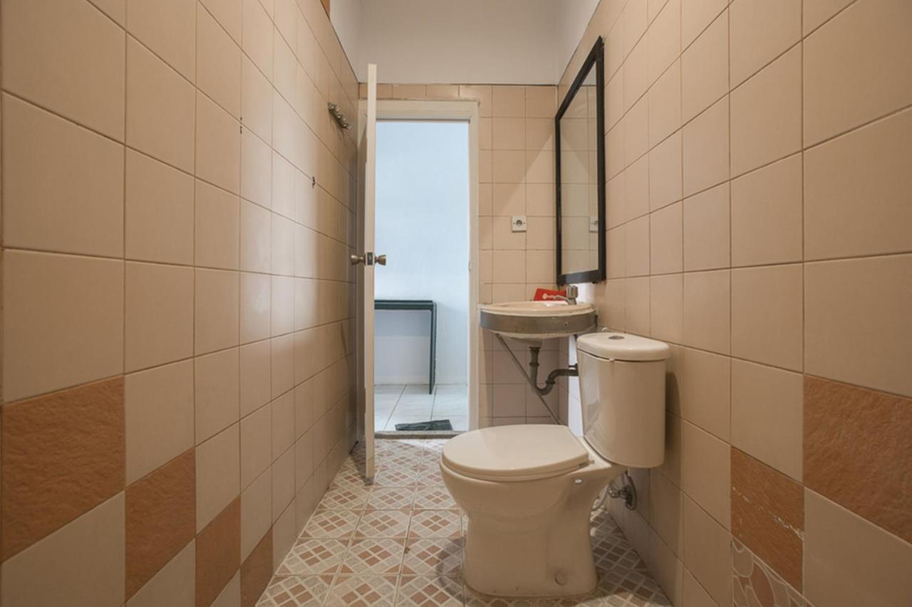 Reddoorz Plus Near Jakarta Kota Station Buitenkant foto