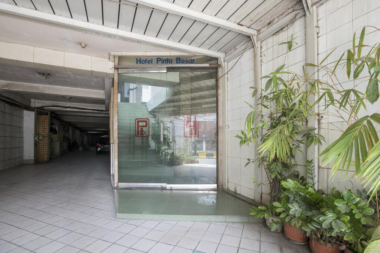 Reddoorz Plus Near Jakarta Kota Station Buitenkant foto