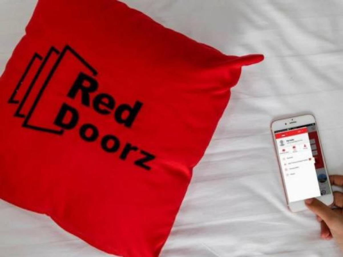 Reddoorz Plus Near Jakarta Kota Station Buitenkant foto